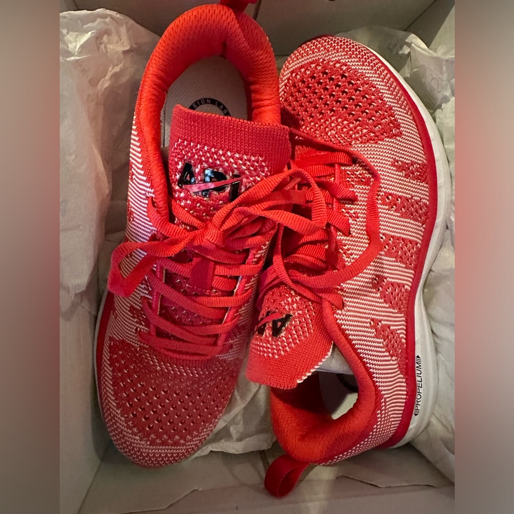 APL techloom pro red sneakers (new)